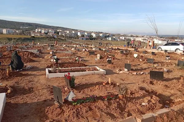 Menderes Görece PİRÇE Mezarlığı - Resim 4