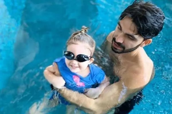 Sakarya Yüzme Havuzu Umut Hoca Yüzme Kursu - Resim 11