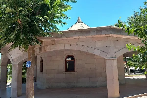 Hasan Basri Türbesi - Resim 2