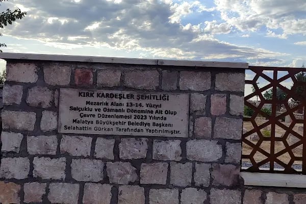Hasan Basri Türbesi - Resim 13