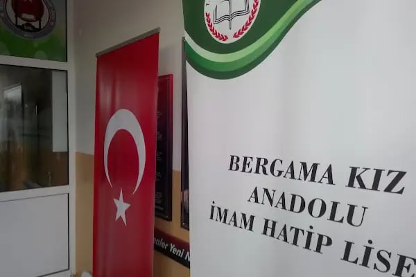 BERGAMA KIZ ANADOLU İMAM HATİP LİSESİ - Resim 18