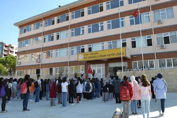 BERGAMA KIZ ANADOLU İMAM HATİP LİSESİ - Resim 2