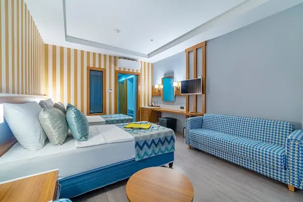 HMA Hotel &amp; Suites - Resim 6