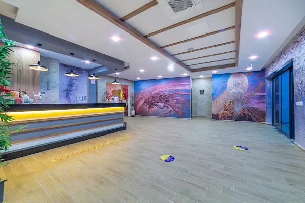 HMA Hotel &amp; Suites - Resim 20