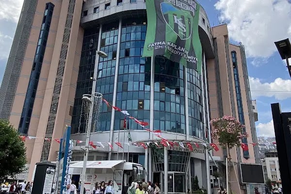 İzmit Belediyesi Leyla Atakan Şehir Kütüphanesi - Resim 12