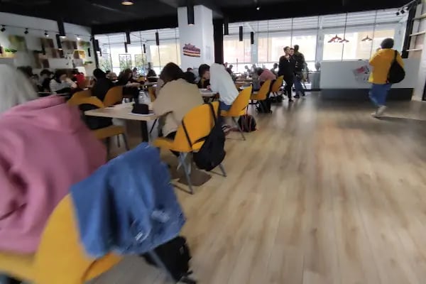 İzmit Belediyesi Leyla Atakan Şehir Kütüphanesi - Resim 5