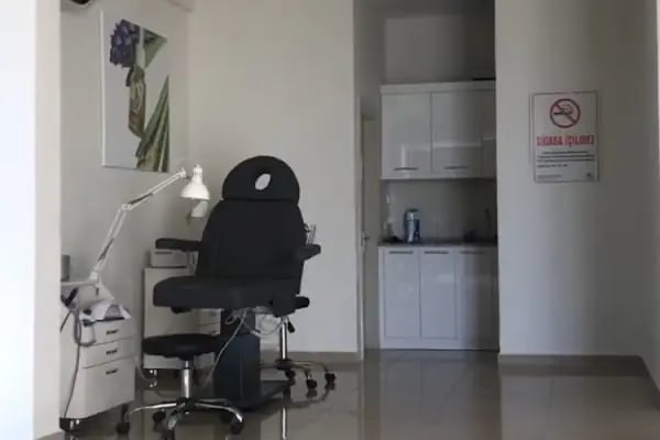 Ruslana Protez Tırnak ve İpek Kirpik Merkezi Anamur Şubesi - Resim 7