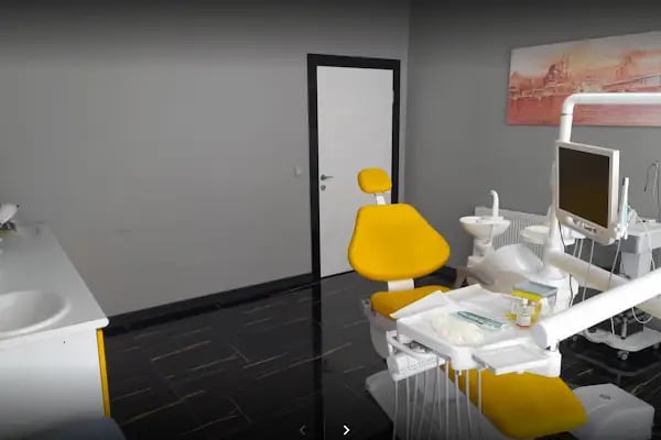 Öz Ay Dent Ağız ve Diş Sağlığı Polikliniği - Resim 17