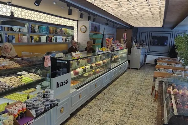 Özay Pastane &amp; Cafe - Resim 15