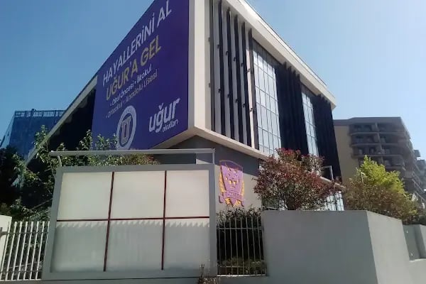 Uğur Okulları İzmir Bayraklı Kampüsü - Resim 19