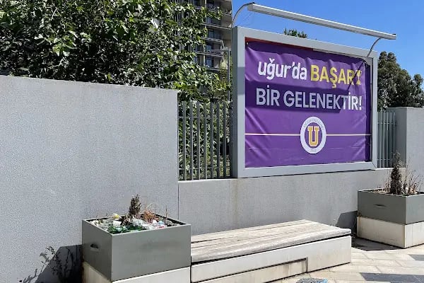 Uğur Okulları İzmir Bayraklı Kampüsü - Resim 12
