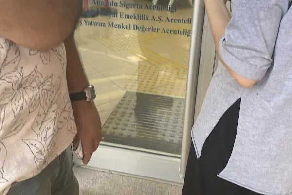 Türkiye İş Bankası Altındağ/İzmir Şubesi - Resim 18