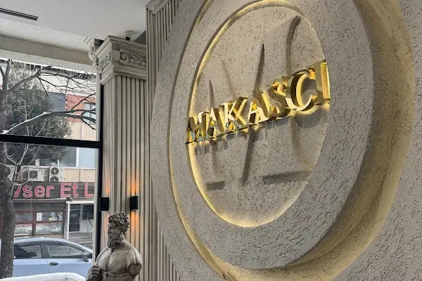 Özel Murat Makascı Polikliniği - Saç Ekimi - Resim 20