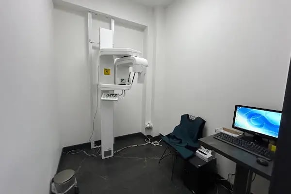 ÖZEL GÜNEŞEVLER AĞIZ VE DİŞ SAĞLIĞI POLKİNLİĞİ ANILALP AĞIZ VE DİŞ SAĞLIĞI - Resim 18