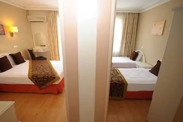 Suite Laguna Hotel - Resim 7