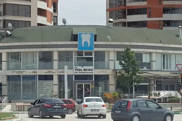 Yeşil Beyaz Ağız ve Diş Sağlığı Kliniği - Resim 15
