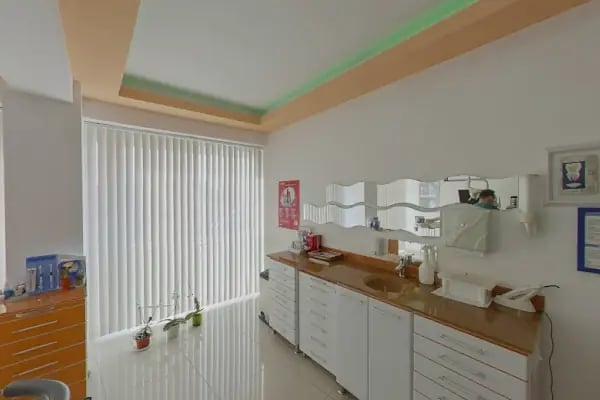 Yeşil Beyaz Ağız ve Diş Sağlığı Kliniği - Resim 14
