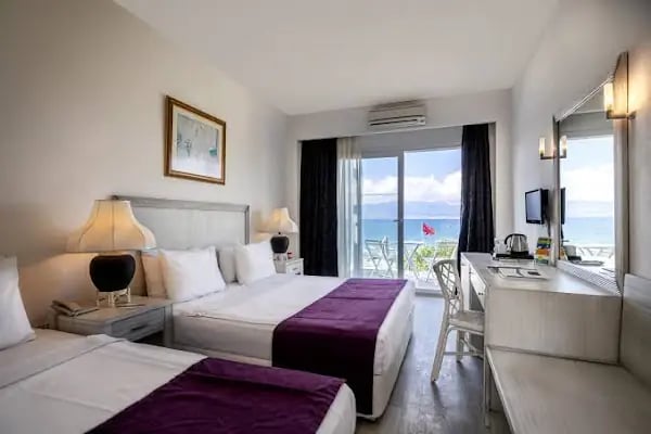 Charm Beach Hotel - Resim 2