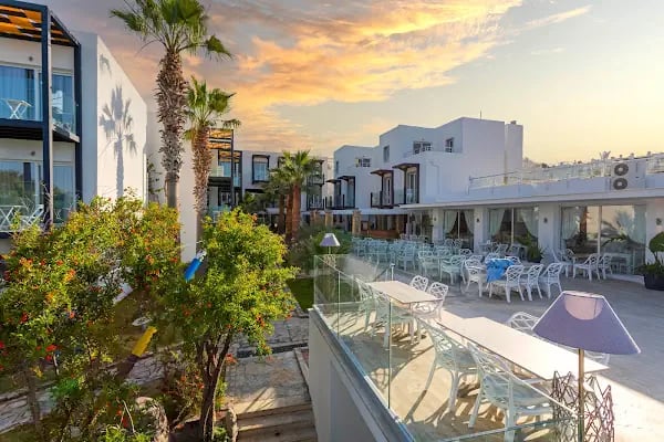 Charm Beach Hotel - Resim 9