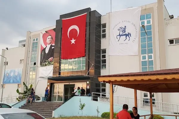 D.E.Ü Yüzme Havuzu - Resim 2