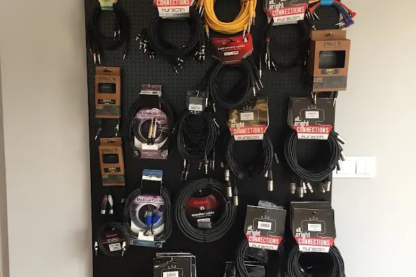 Elit Müzik Şişli - Stüdyo Ses Sistemleri Showroom - Resim 19