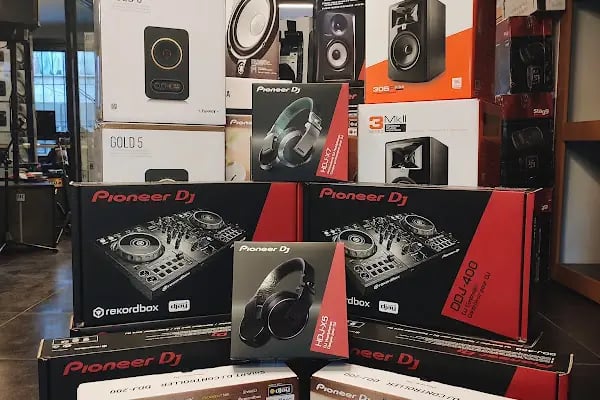 Elit Müzik Şişli - Stüdyo Ses Sistemleri Showroom - Resim 16