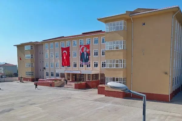 ARNAVUTKÖY AZİZ SANCAR ÇOK PROGRAMLI ANADOLU LİSESİ - Resim 2