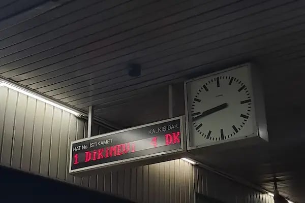 Dikimevi Metro Istasyonu Gazmatik - Resim 10