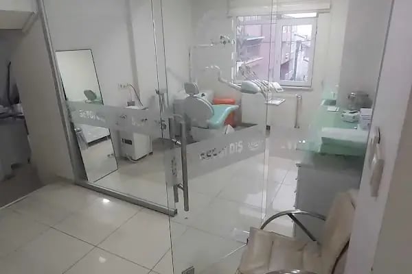 ÖZEL ARNAVUTKÖY SEVGİ DİŞ TEDAVİ MERKEZİ 24 SAAT - Resim 5