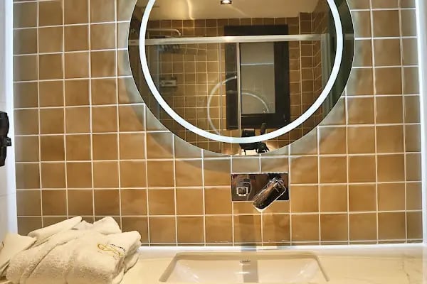 in the middle hotel - Resim 7
