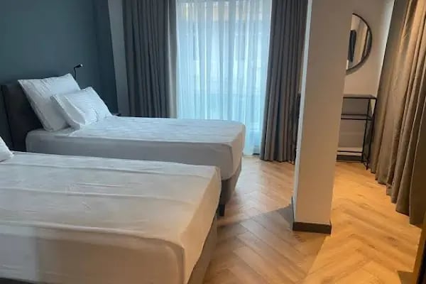 in the middle hotel - Resim 16