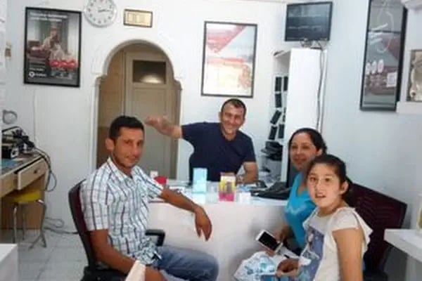 Finike Tech CEP TELEFONU TEKNİK SERVİS - Resim 3