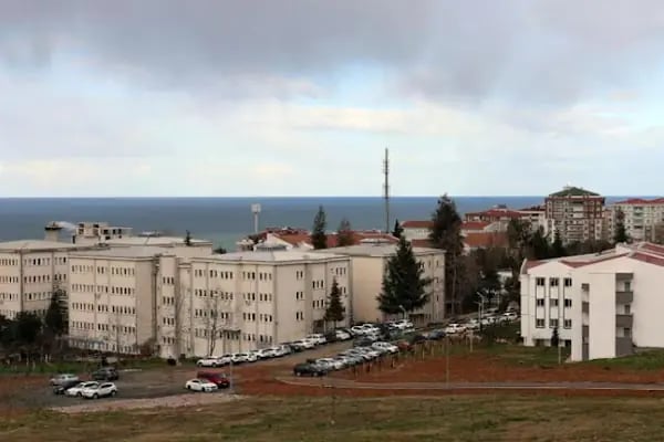 Trabzon Üniversitesi - Resim 1