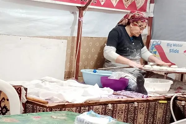 Yeniköy Kapalı Pazar Yeri - Resim 13