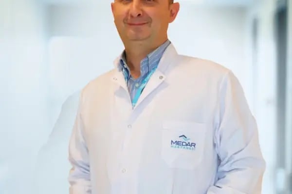Op. Dr. Mustafa Bahadır Dikici, Plastik rekonstrüktif ve estetik cerrahi - Resim 1