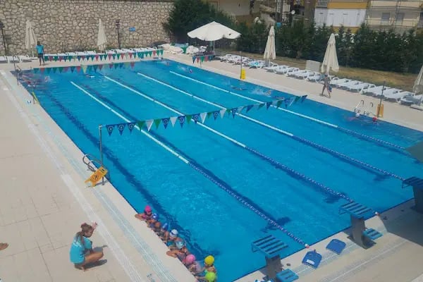 Mudanya Belediyesi Yüzme Havuzu - Resim 16