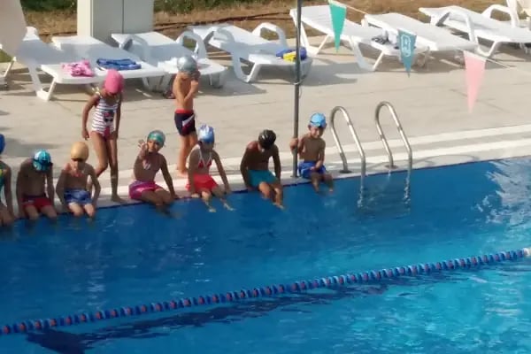 Mudanya Belediyesi Yüzme Havuzu - Resim 8
