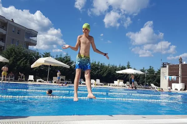 Mudanya Belediyesi Yüzme Havuzu - Resim 3