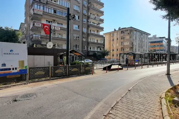 Adliye Tramvay Durağı - Resim 7