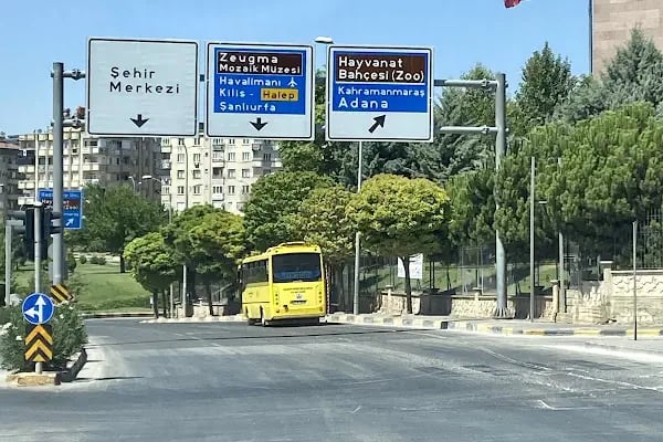Adliye Tramvay Durağı - Resim 20