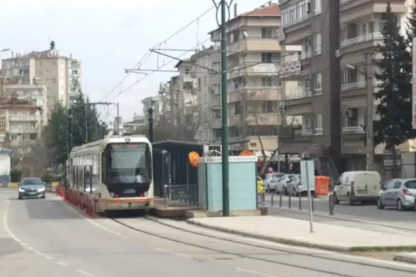 Adliye Tramvay Durağı - Resim 1