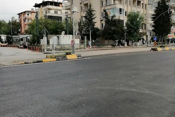 Adliye Tramvay Durağı - Resim 6