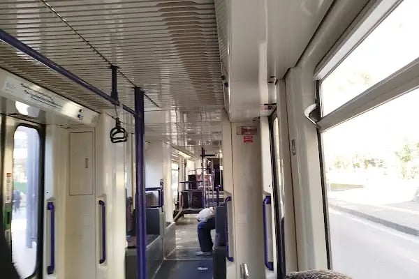 Adliye Tramvay Durağı - Resim 5