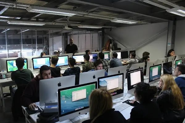 Istanbul Ayvansaray Üniversitesi - Resim 19