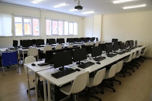 Istanbul Ayvansaray Üniversitesi - Resim 11