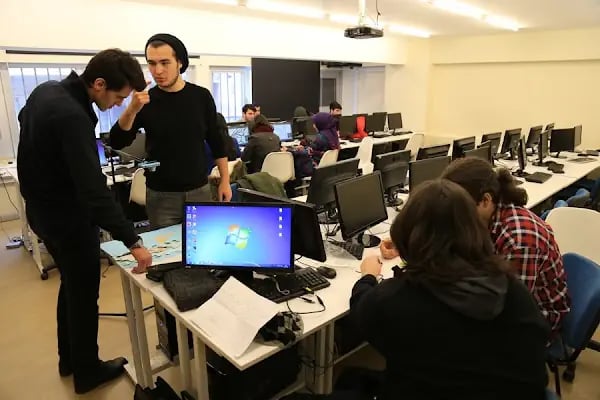 Istanbul Ayvansaray Üniversitesi - Resim 20
