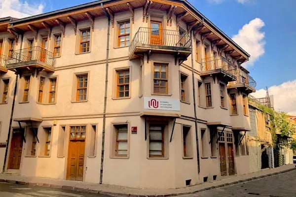 Istanbul Ayvansaray Üniversitesi - Resim 2