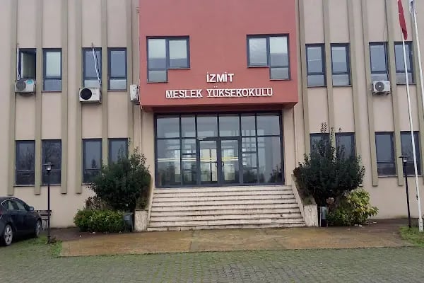 Kocaeli Üniversitesi İzmit Meslek Yüksekokulu - Resim 11