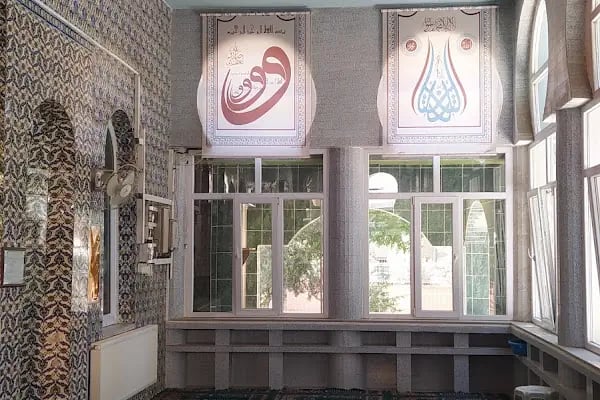 Yeni Karaman Cami - Resim 2