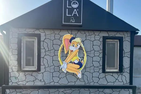 Lola PUB - Resim 12